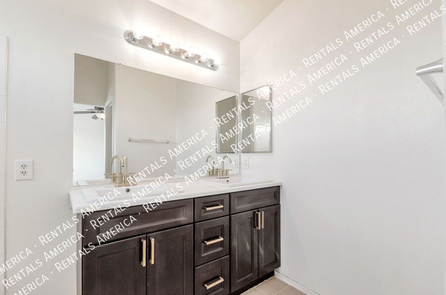 1st month Rent FREE. 4 Bedroom 2 Bath -Home on Corner Lot property image