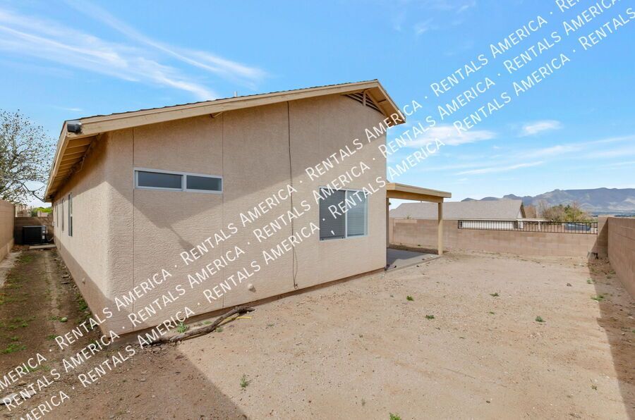 1st month Rent FREE. 4 Bedroom 2 Bath -Home on Corner Lot property image