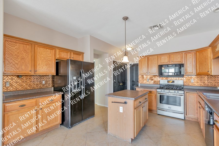 Spacious Home in Marana! property image