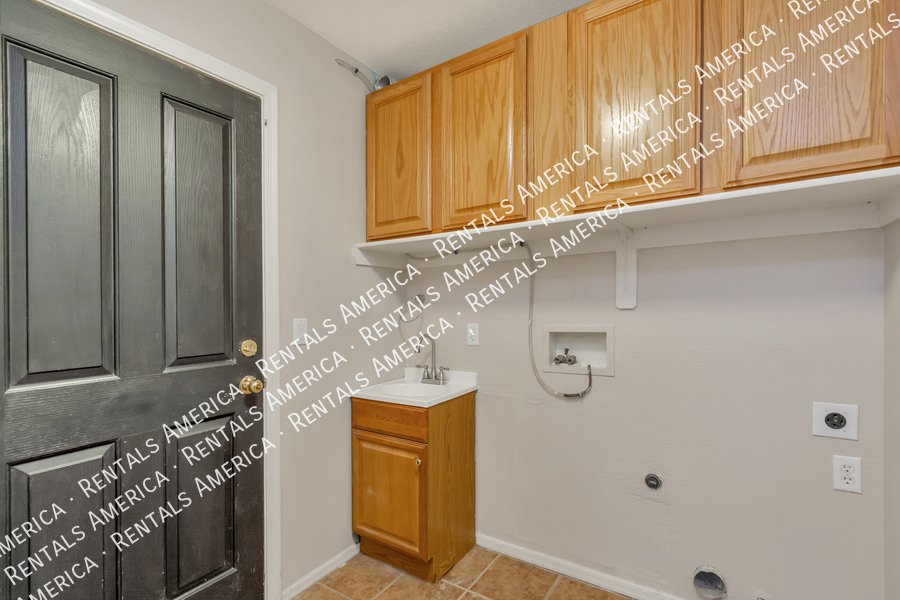 Spacious Home in Marana! property image