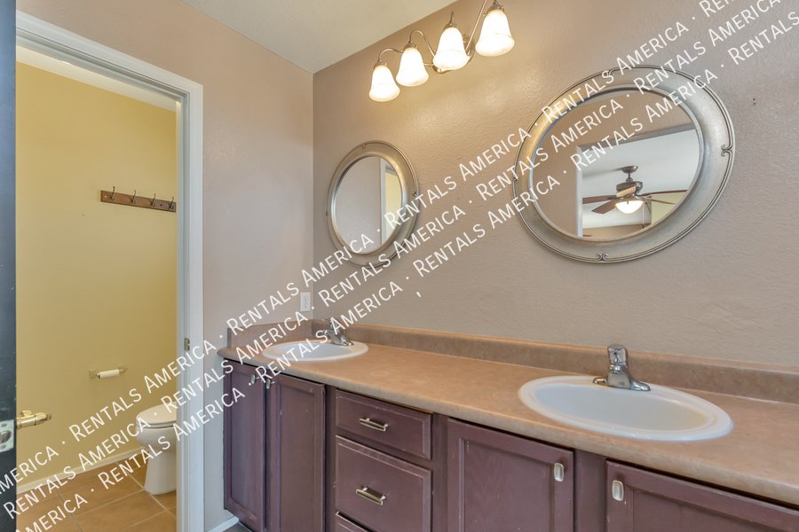 Spacious Home in Marana! property image