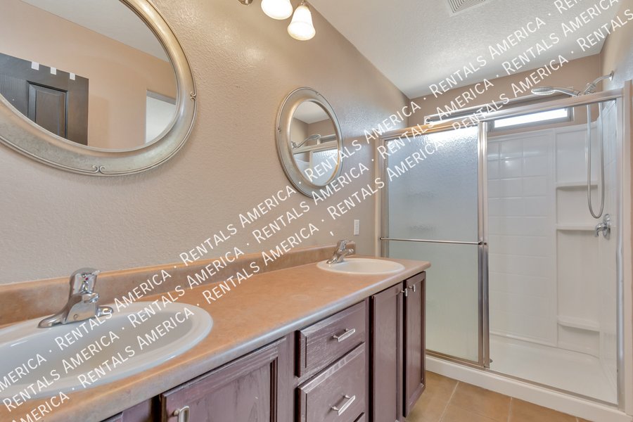 Spacious Home in Marana! property image