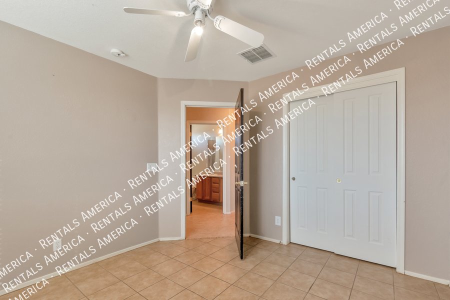 Spacious Home in Marana! property image