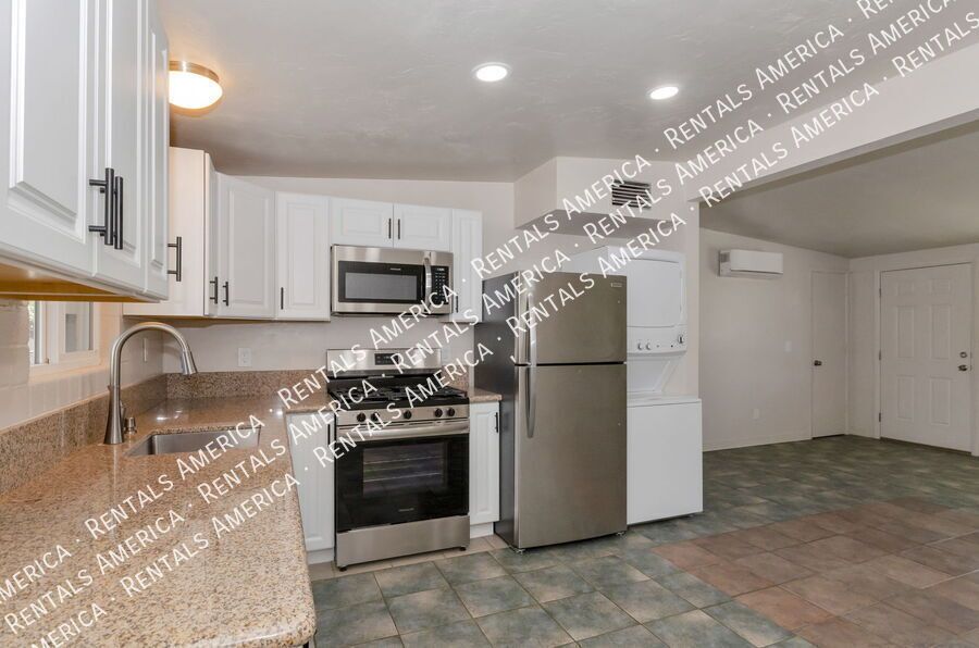 Remodeled 2BD/1BA Home Central Tucson with Washer/Dryer property image
