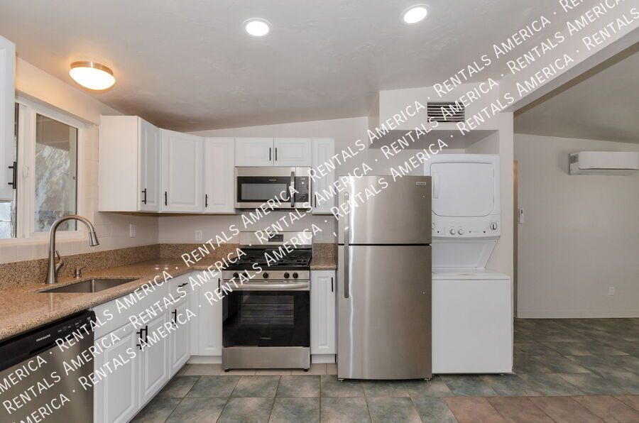 Remodeled 2BD/1BA Home Central Tucson with Washer/Dryer property image