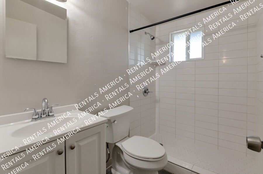 Remodeled 2BD/1BA Home Central Tucson with Washer/Dryer property image