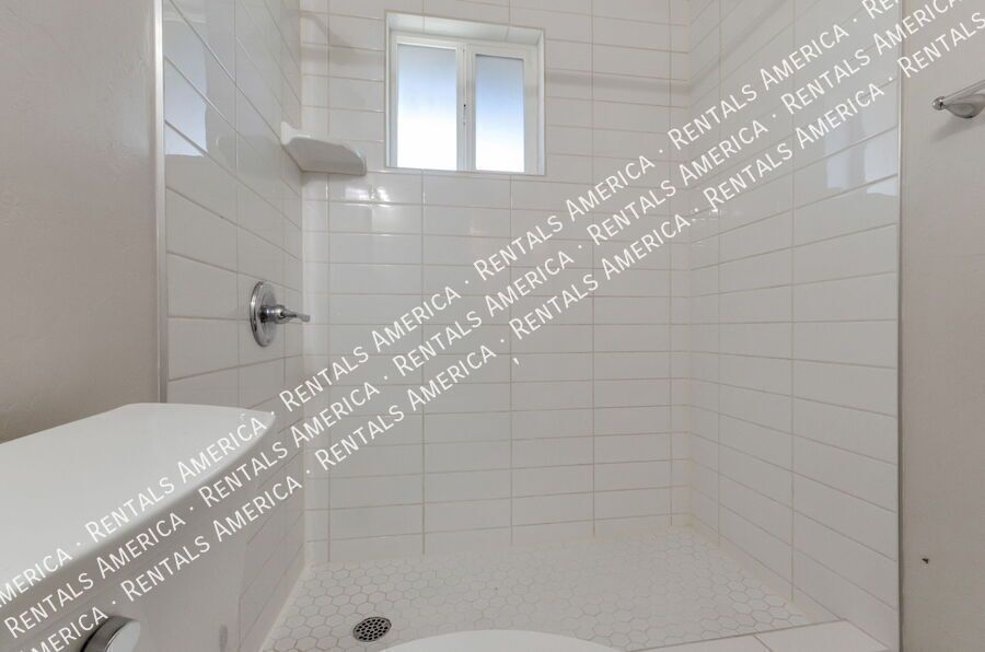 Remodeled 2BD/1BA Home Central Tucson with Washer/Dryer property image