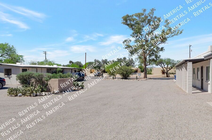 Remodeled 2BD/1BA Home Central Tucson with Washer/Dryer property image