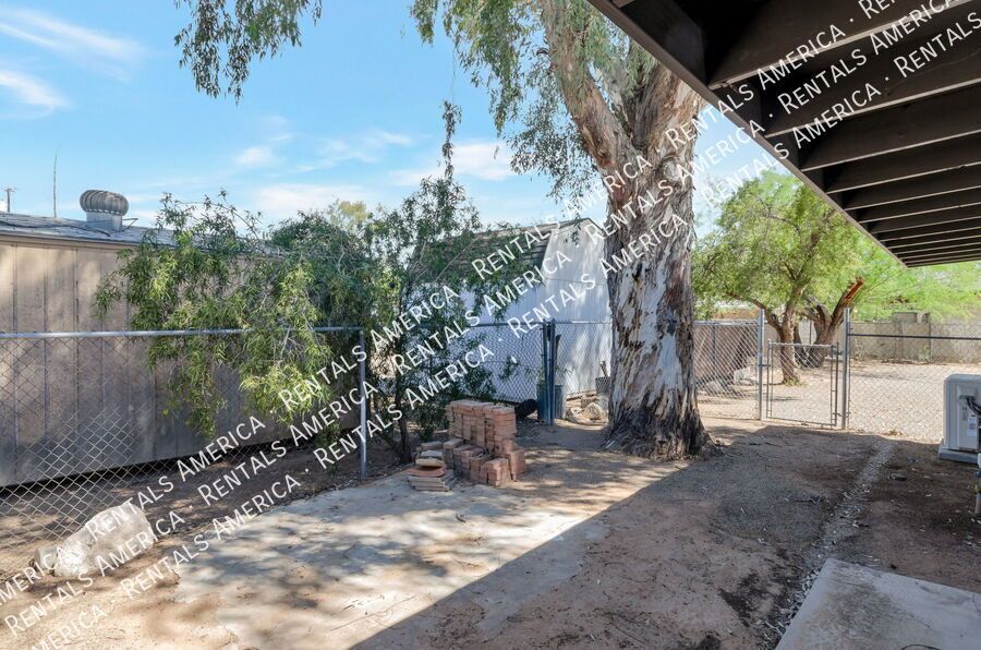 Remodeled 2BD/1BA Home Central Tucson with Washer/Dryer property image