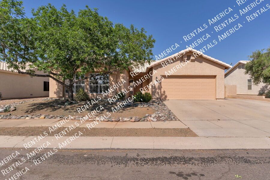 Beautiful 3 bedroom, 2 bath in Rita Ranch! property image