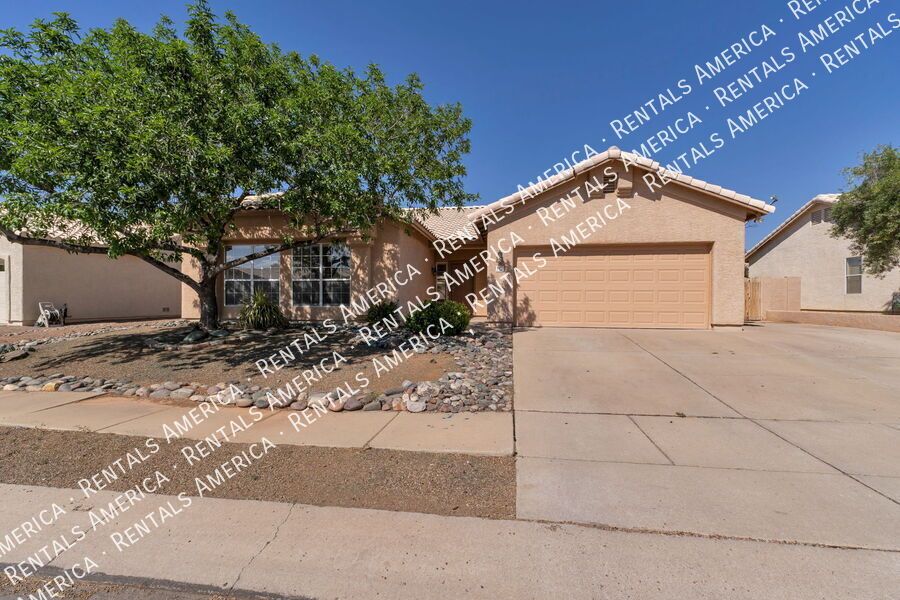 Beautiful 3 bedroom, 2 bath in Rita Ranch! property image