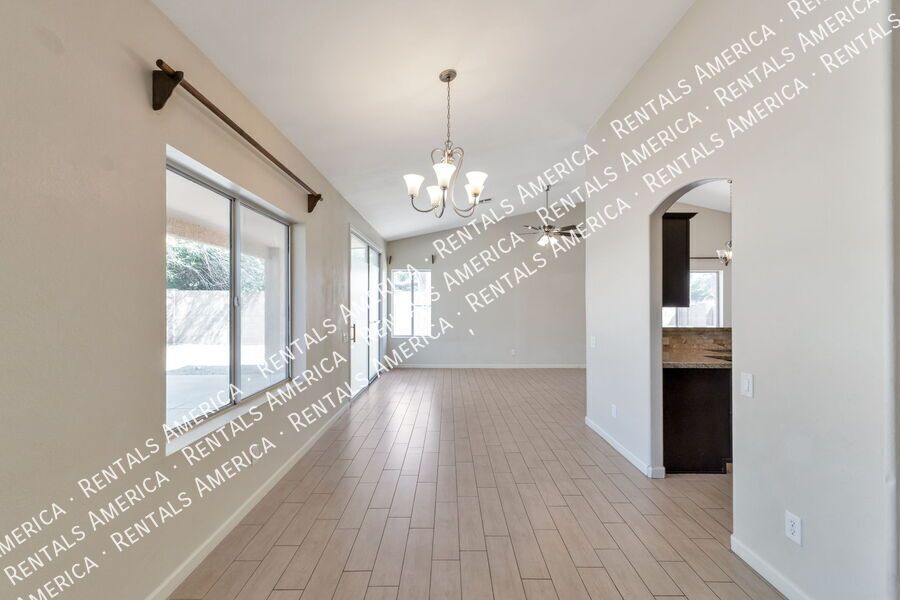 Beautiful 3 bedroom, 2 bath in Rita Ranch! property image