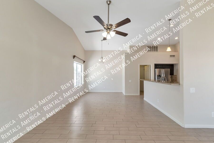 Beautiful 3 bedroom, 2 bath in Rita Ranch! property image