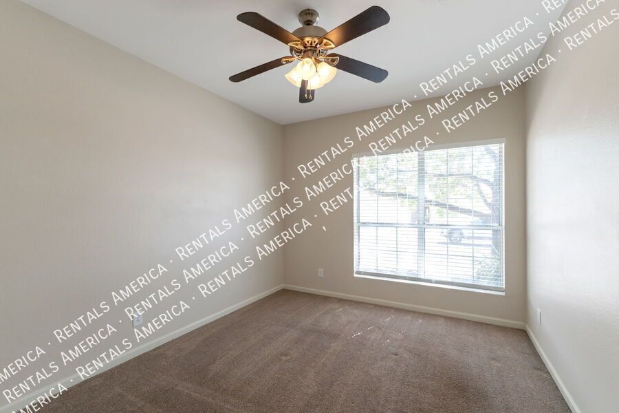 Beautiful 3 bedroom, 2 bath in Rita Ranch! property image