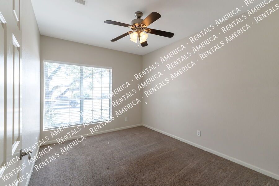 Beautiful 3 bedroom, 2 bath in Rita Ranch! property image