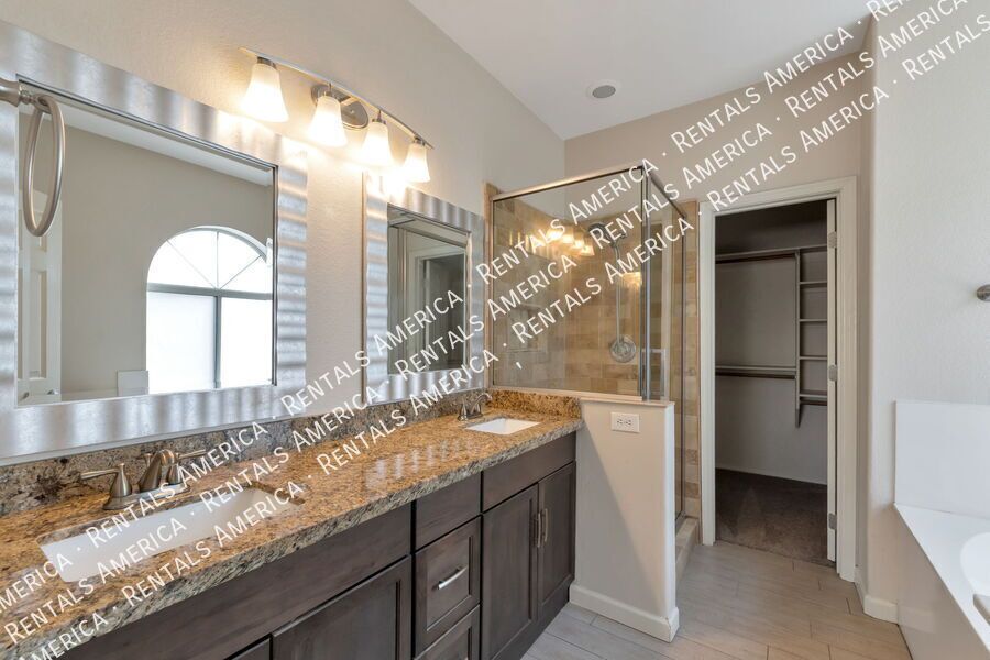 Beautiful 3 bedroom, 2 bath in Rita Ranch! property image