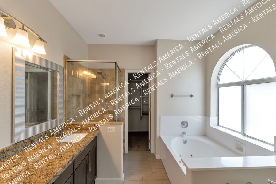 Beautiful 3 bedroom, 2 bath in Rita Ranch! property image