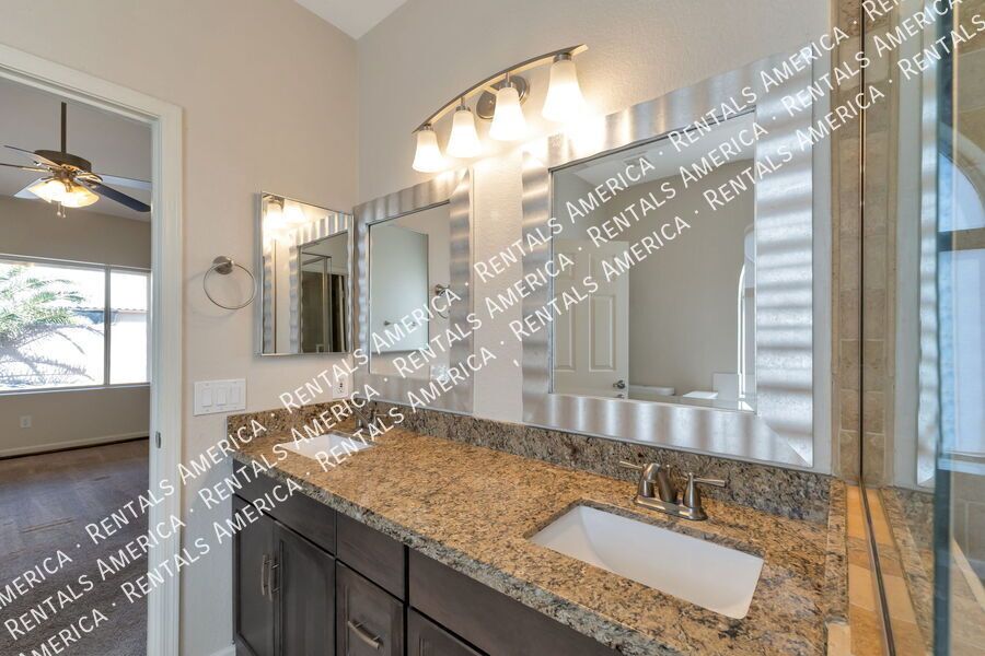 Beautiful 3 bedroom, 2 bath in Rita Ranch! property image