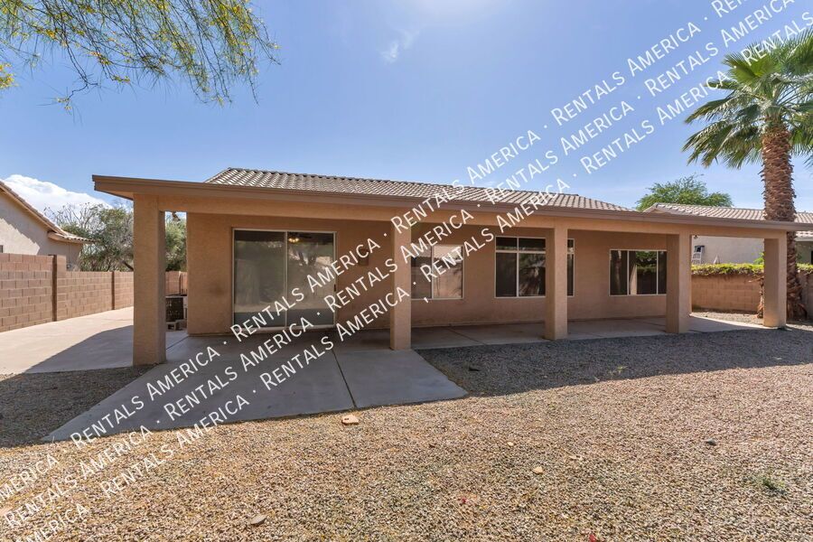 Beautiful 3 bedroom, 2 bath in Rita Ranch! property image