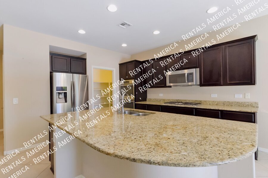 Stunning 4bdrm in great neighborhood! property image