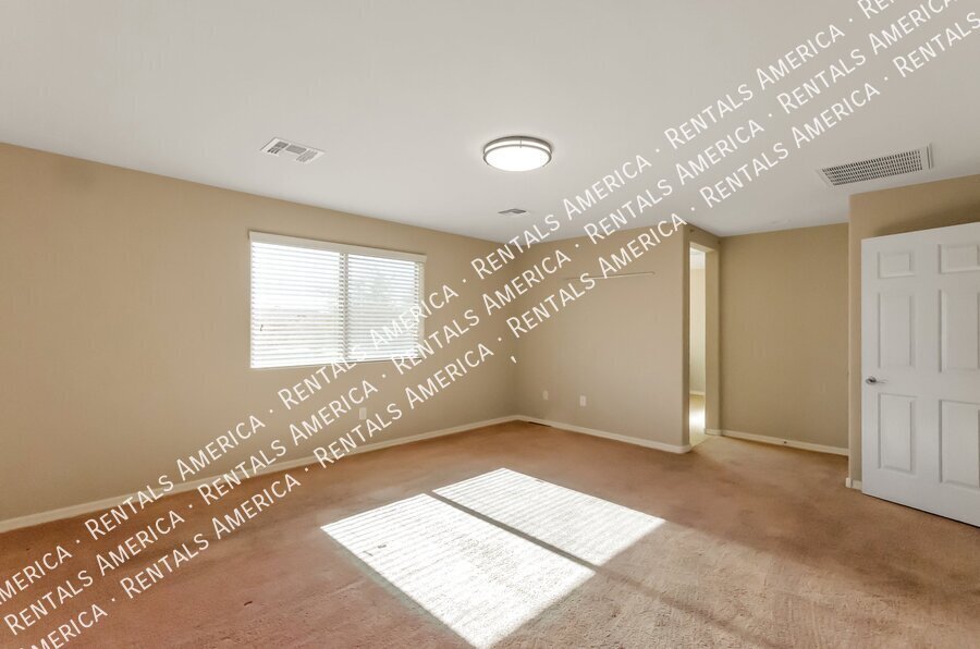 Stunning 4bdrm in great neighborhood! property image