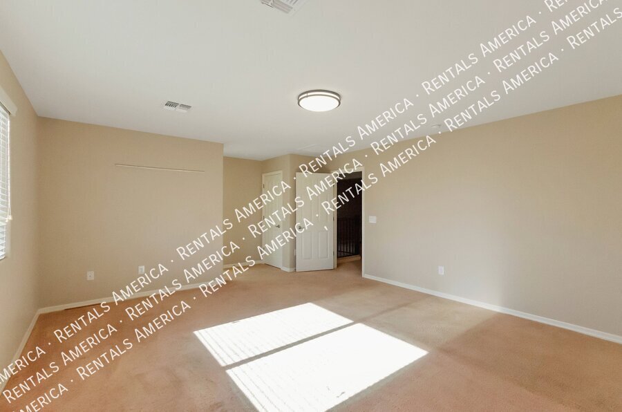 Stunning 4bdrm in great neighborhood! property image