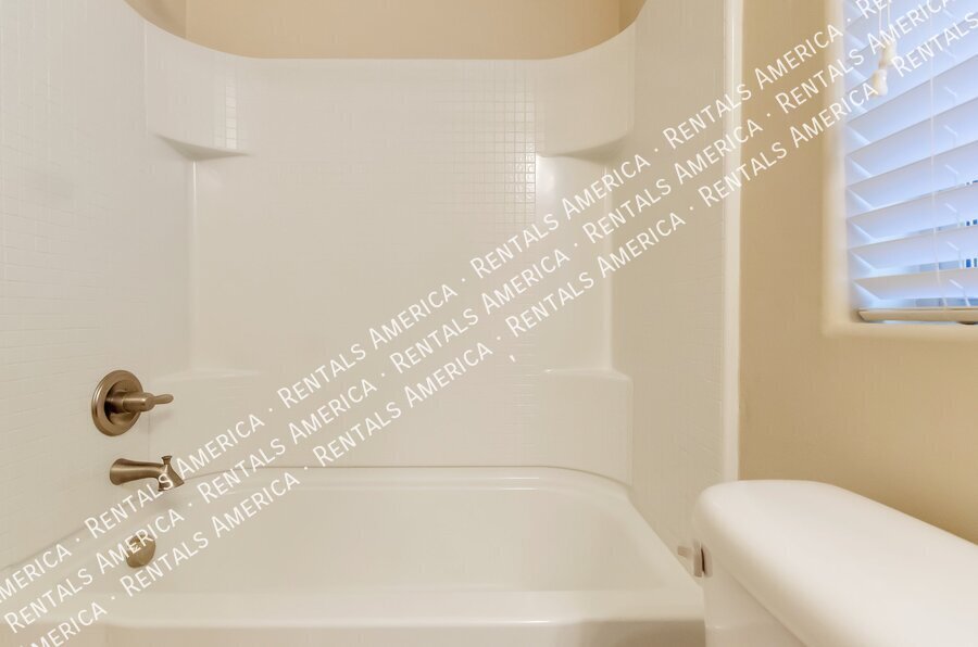 Stunning 4bdrm in great neighborhood! property image