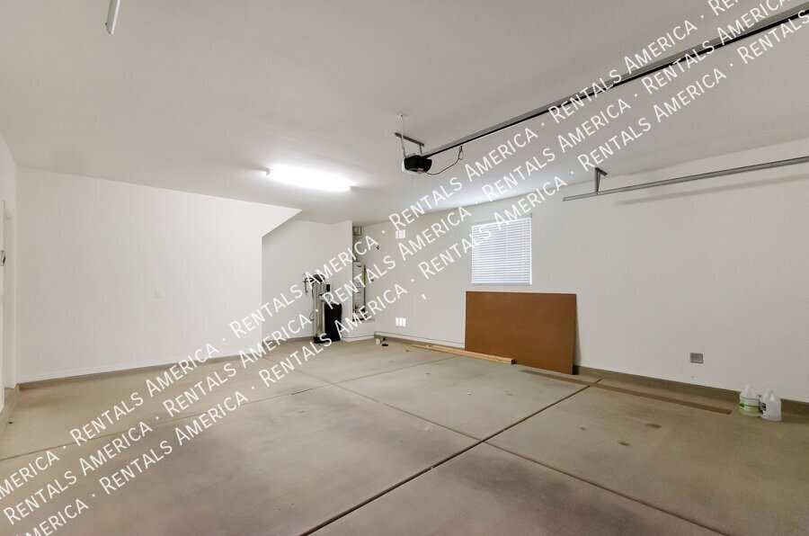 Stunning 4bdrm in great neighborhood! property image