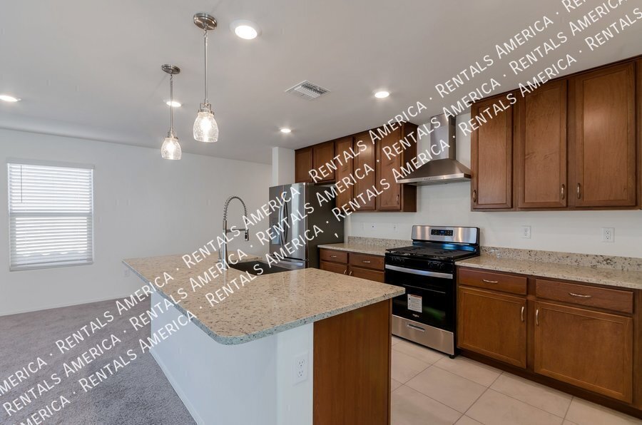 Beautiful 3 bedroom 2 bath Home with FLEX Space and Washer/Dryer! property image