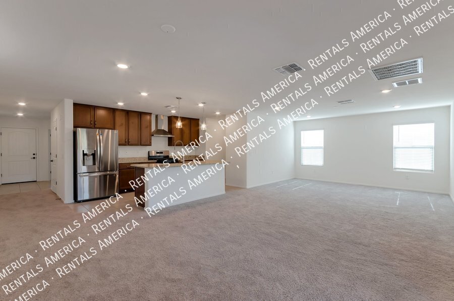 Beautiful 3 bedroom 2 bath Home with FLEX Space and Washer/Dryer! property image