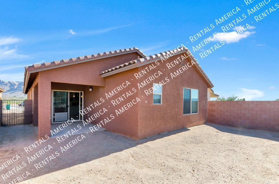 Beautiful 3 bedroom 2 bath Home with FLEX Space and Washer/Dryer! property image