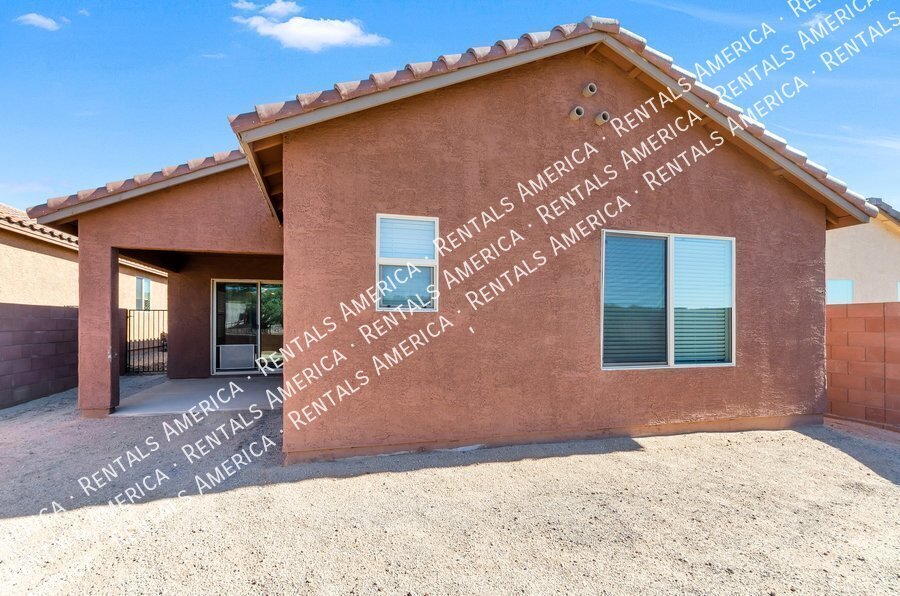 Beautiful 3 bedroom 2 bath Home with FLEX Space and Washer/Dryer! property image