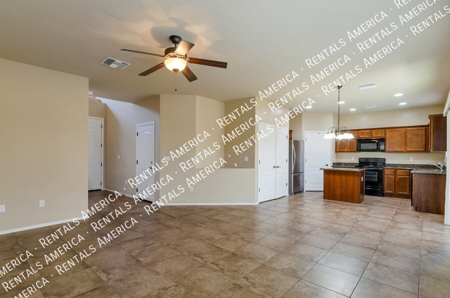 Large gated home close to Banner, UArizona property image