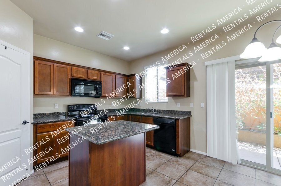 Large gated home close to Banner, UArizona property image