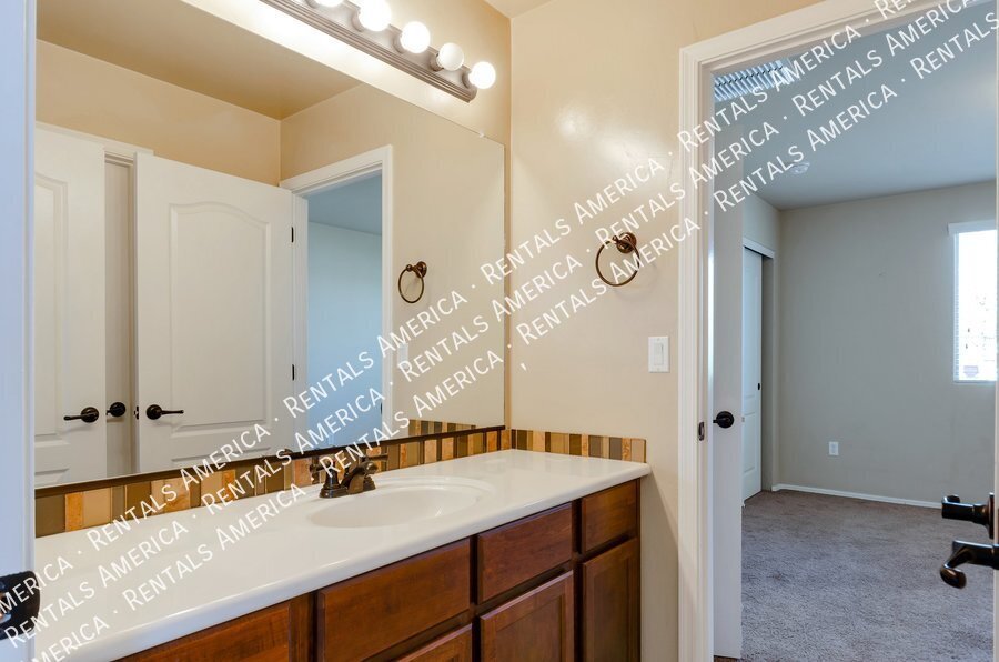 Large gated home close to Banner, UArizona property image