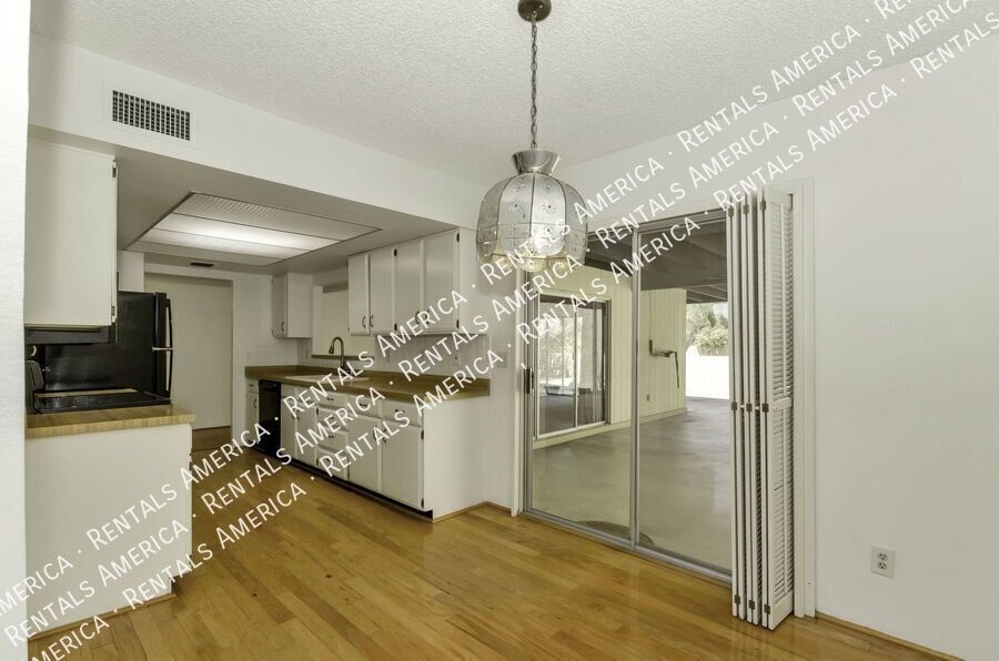 Gorgeous mountain views. property image