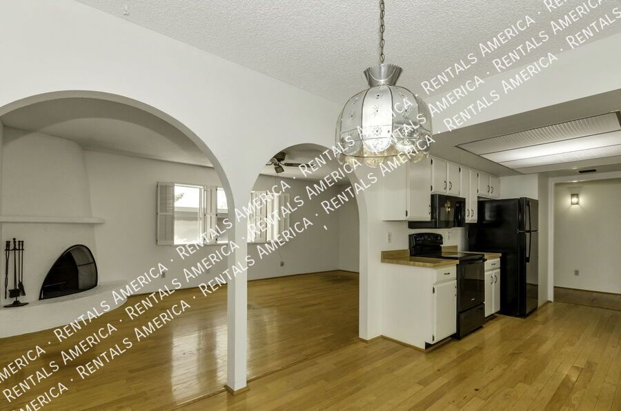 Gorgeous mountain views. property image