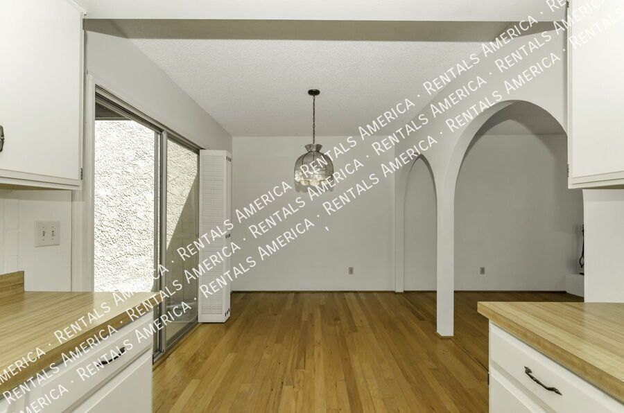 Gorgeous mountain views. property image