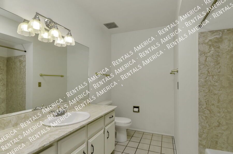 Gorgeous mountain views. property image