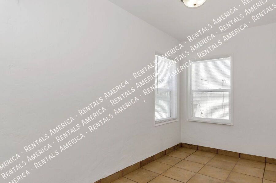 Great Location near the U of A! property image