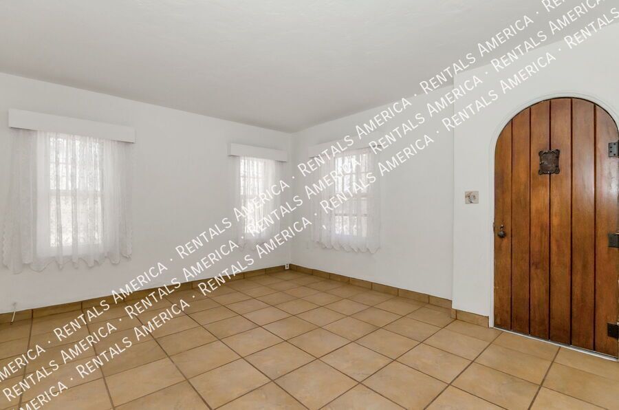 Great Location near the U of A! property image