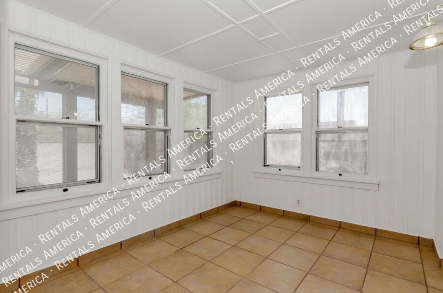 Great Location near the U of A! property image
