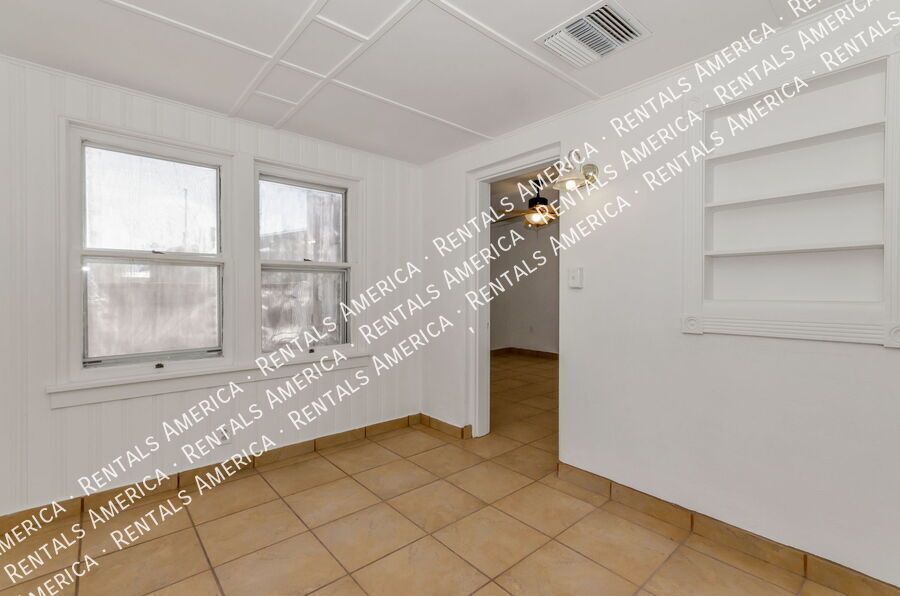 Great Location near the U of A! property image