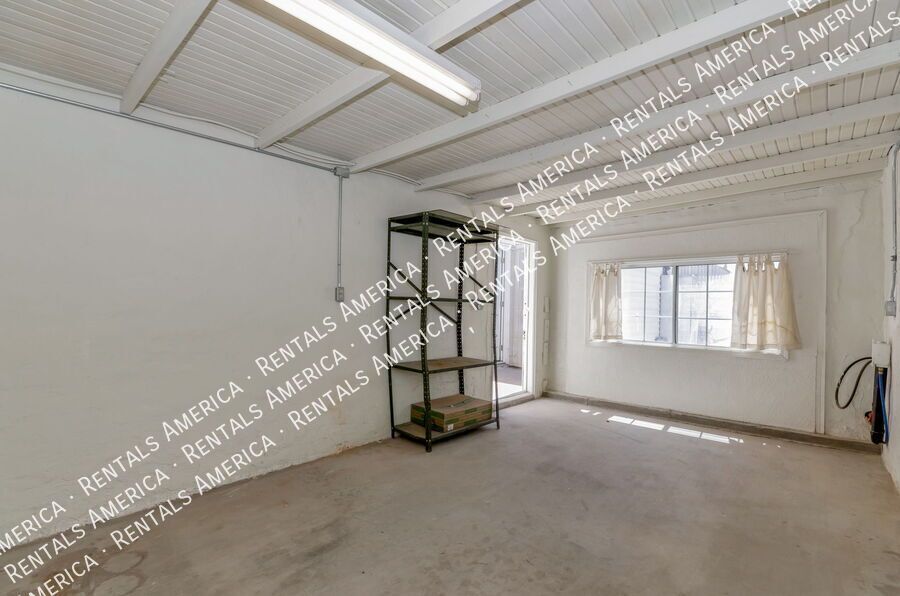 Great Location near the U of A! property image