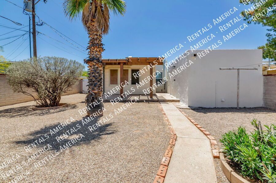 Great Location near the U of A! property image