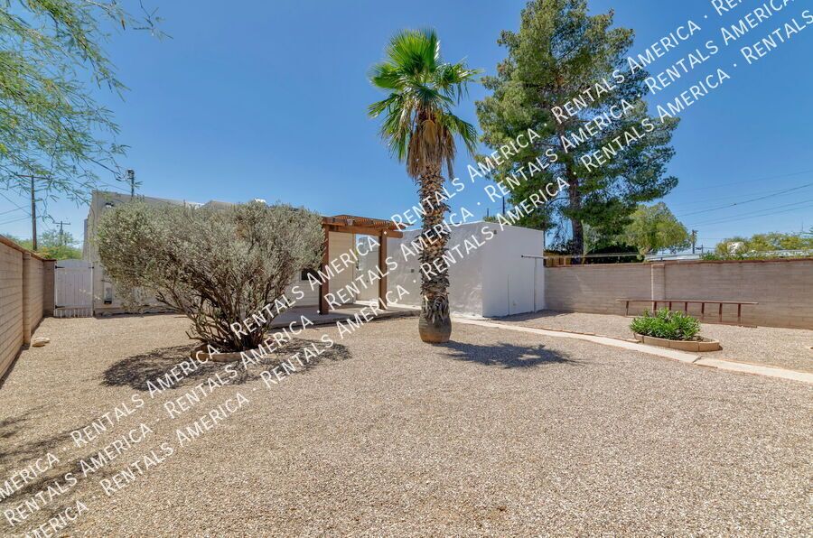 Great Location near the U of A! property image