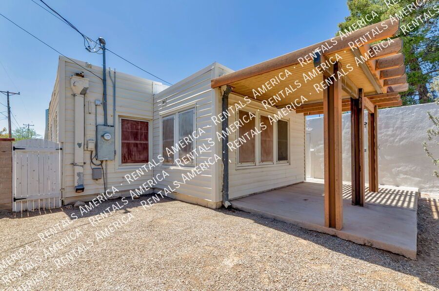 Great Location near the U of A! property image