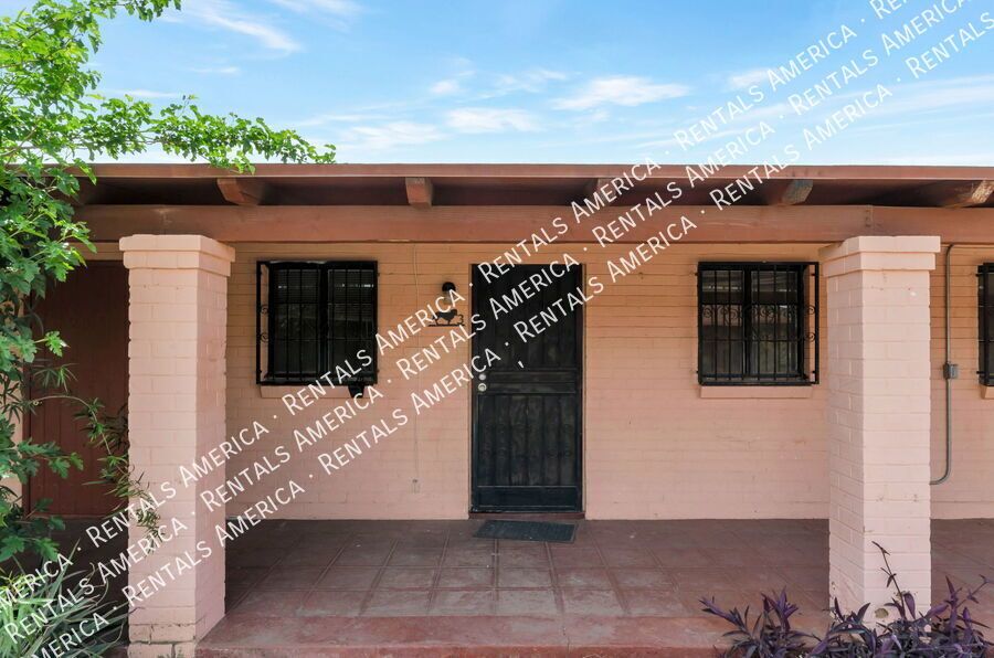 Studio -Single-Story with Concrete Floors property image