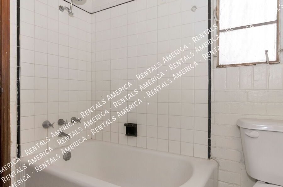 Studio -Single-Story with Concrete Floors property image