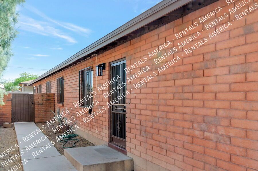 Newly renovated 3 Bedroom 2 Bath property image